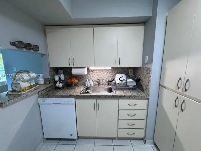 11780 SW 18th St # 2, Miami FL 33175