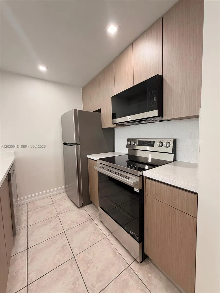 8100 Geneva Ct # 345, Doral FL 33166