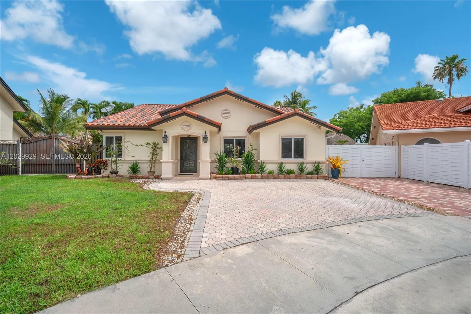 15715 SW 76th Ter, Miami FL 33193