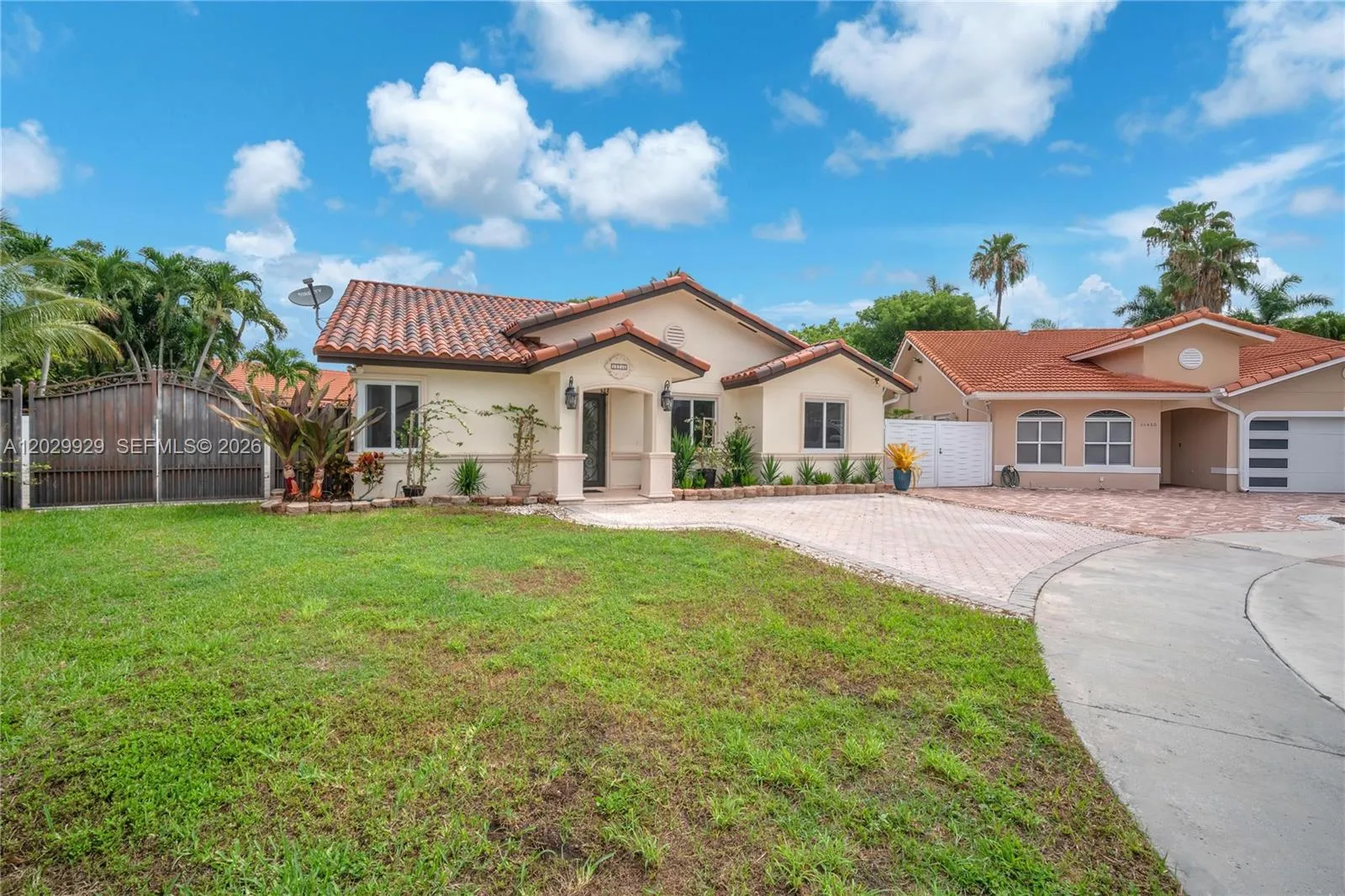 15715 SW 76th Ter, Miami FL 33193
