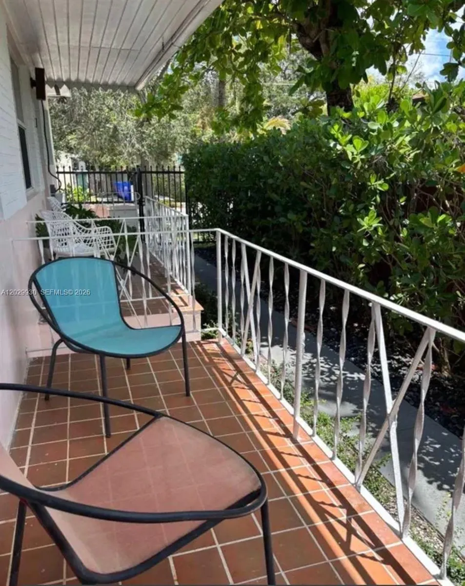424 NE 64th St # 2, Miami FL 33138
