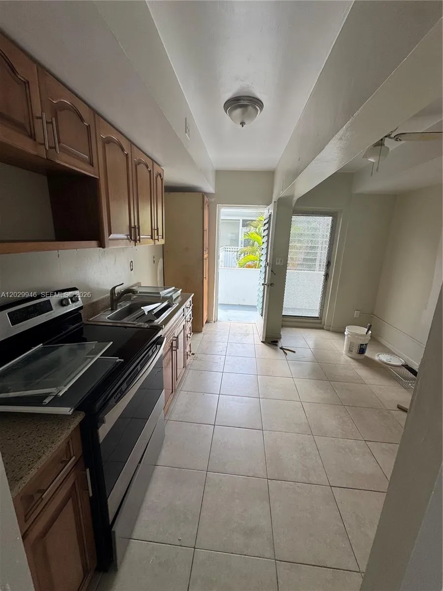 10281 E Bay Harbor Dr # D3, Bay Harbor Islands FL 33154