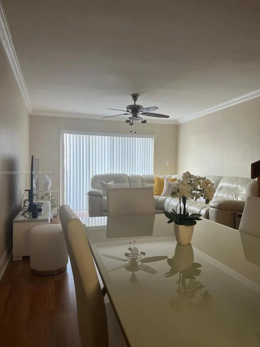 240 W 68th St # 202, Hialeah FL 33014