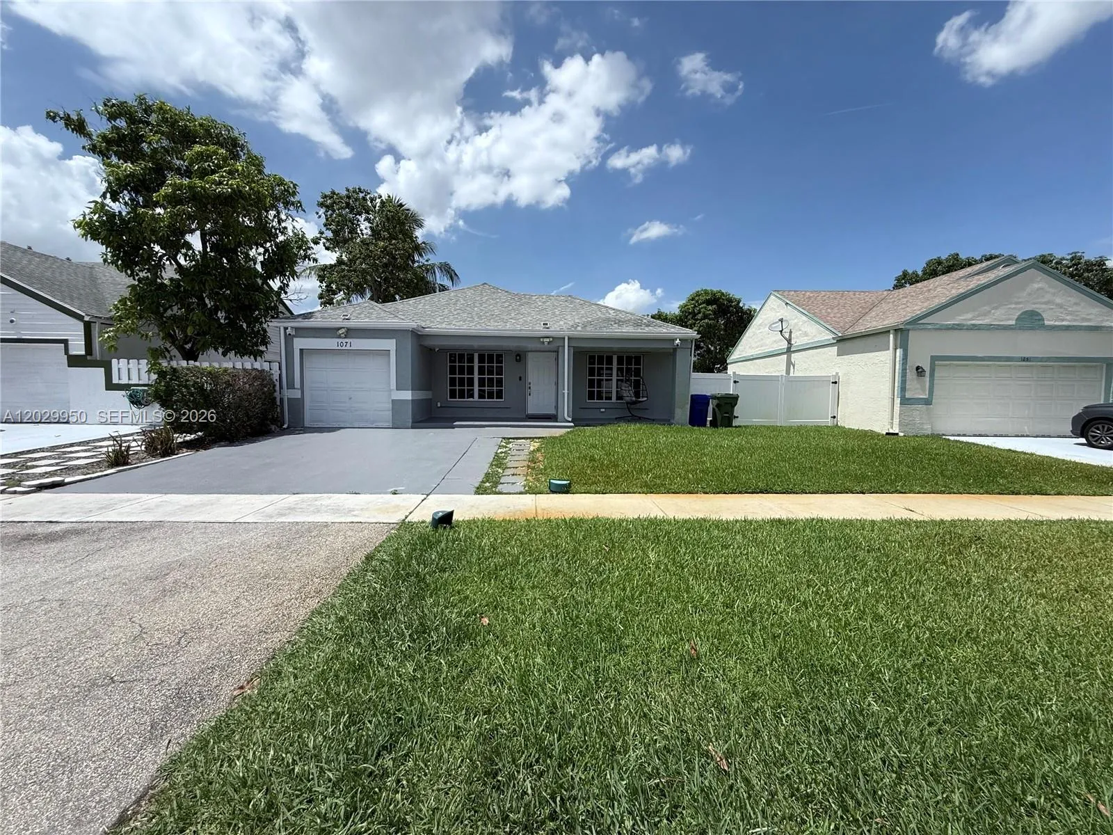 1071 SW 86th Ave, Pembroke Pines FL 33025
