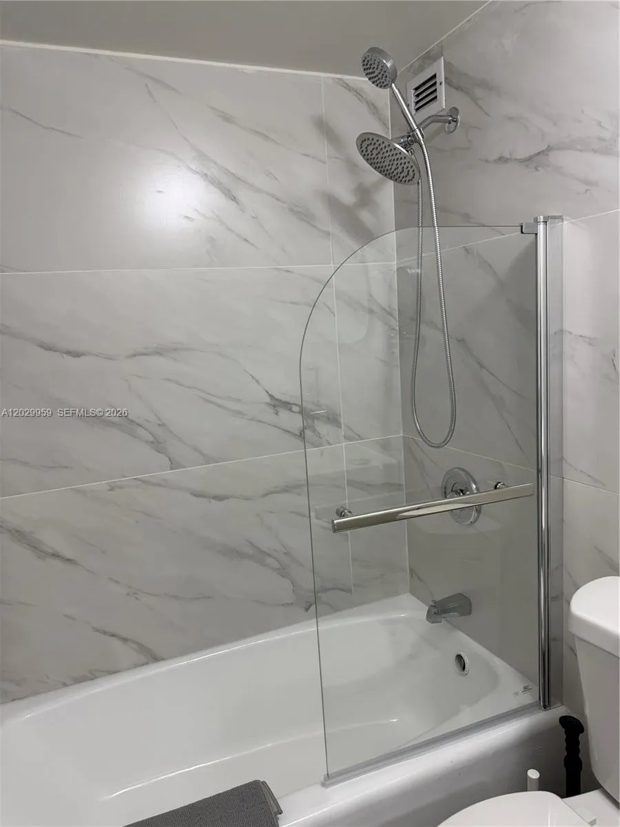 5445 Collins Ave # 1701, Miami Beach FL 33140