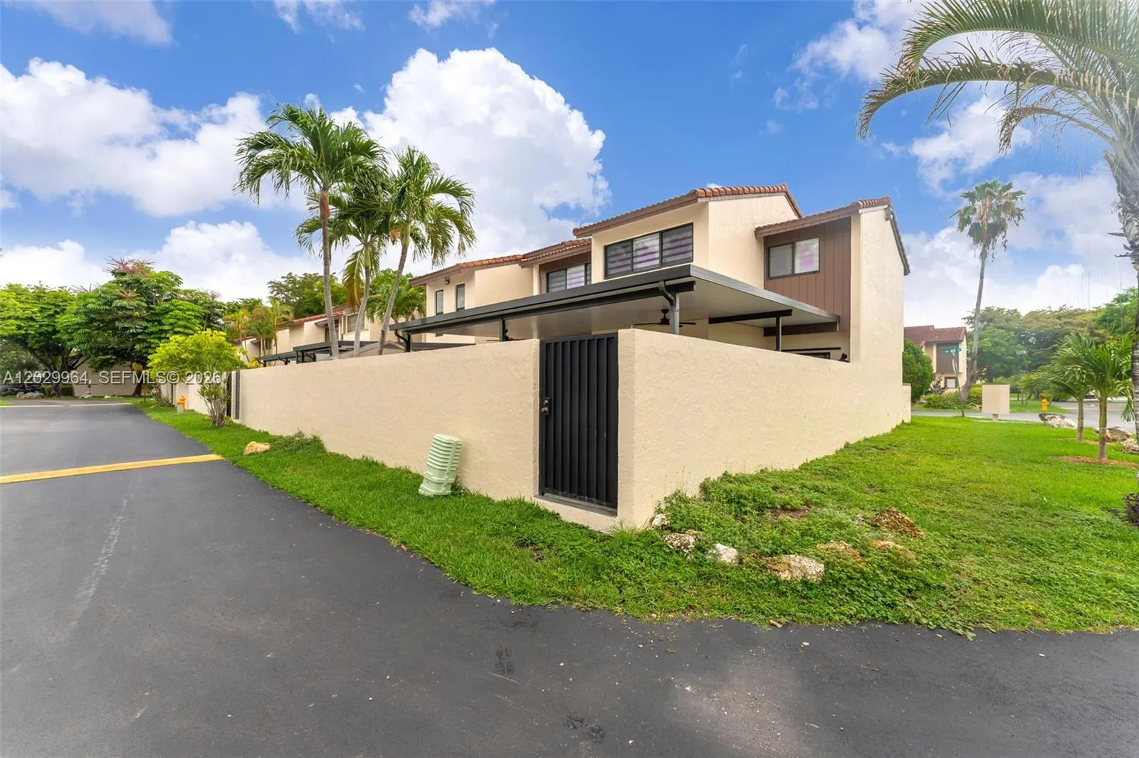 14932 SW 89th St, Miami FL 33196