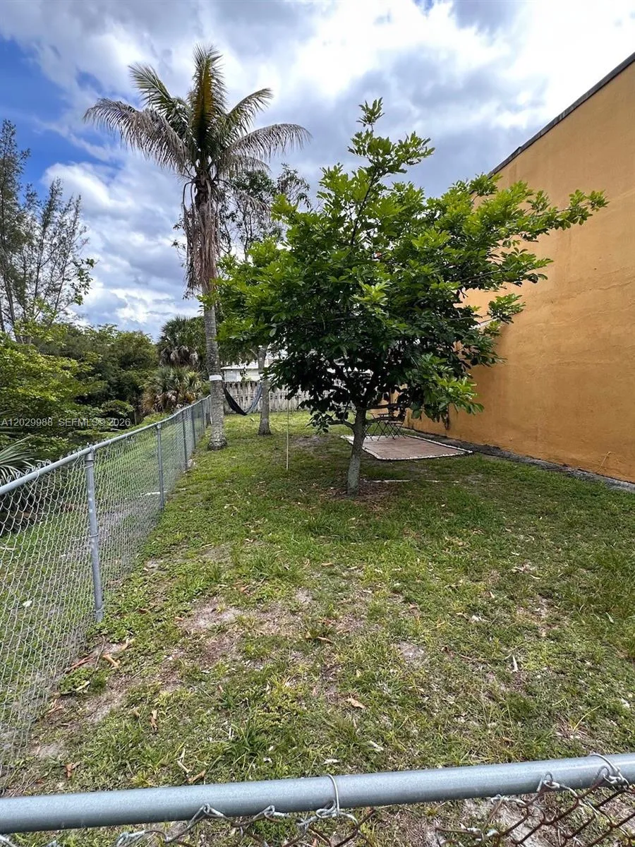 5950 NW 25th Pl # 233, Sunrise FL 33313