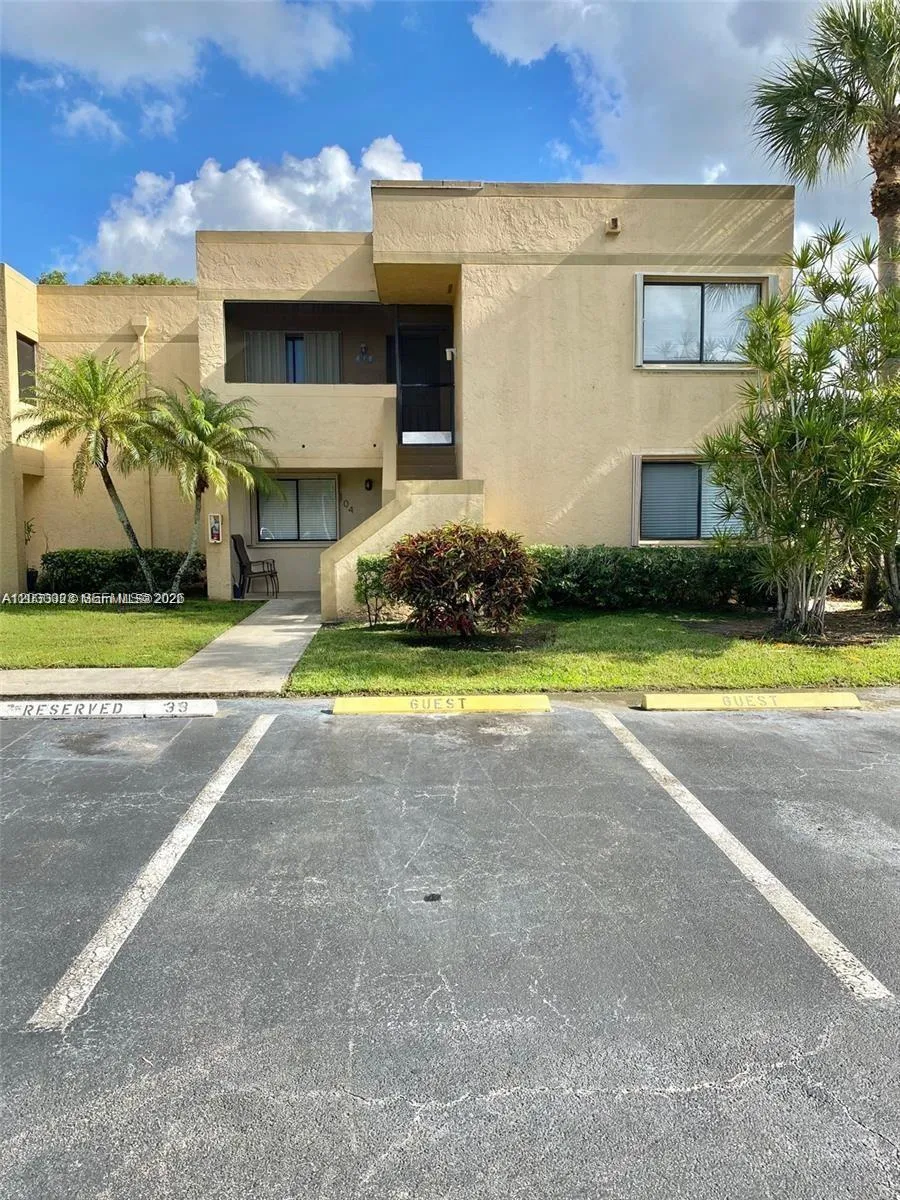159 Lakeview Dr # 204, Weston FL 33326