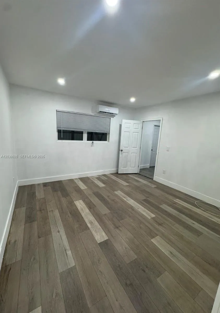 5860 NW 193rd St # 1, Hialeah FL 33015