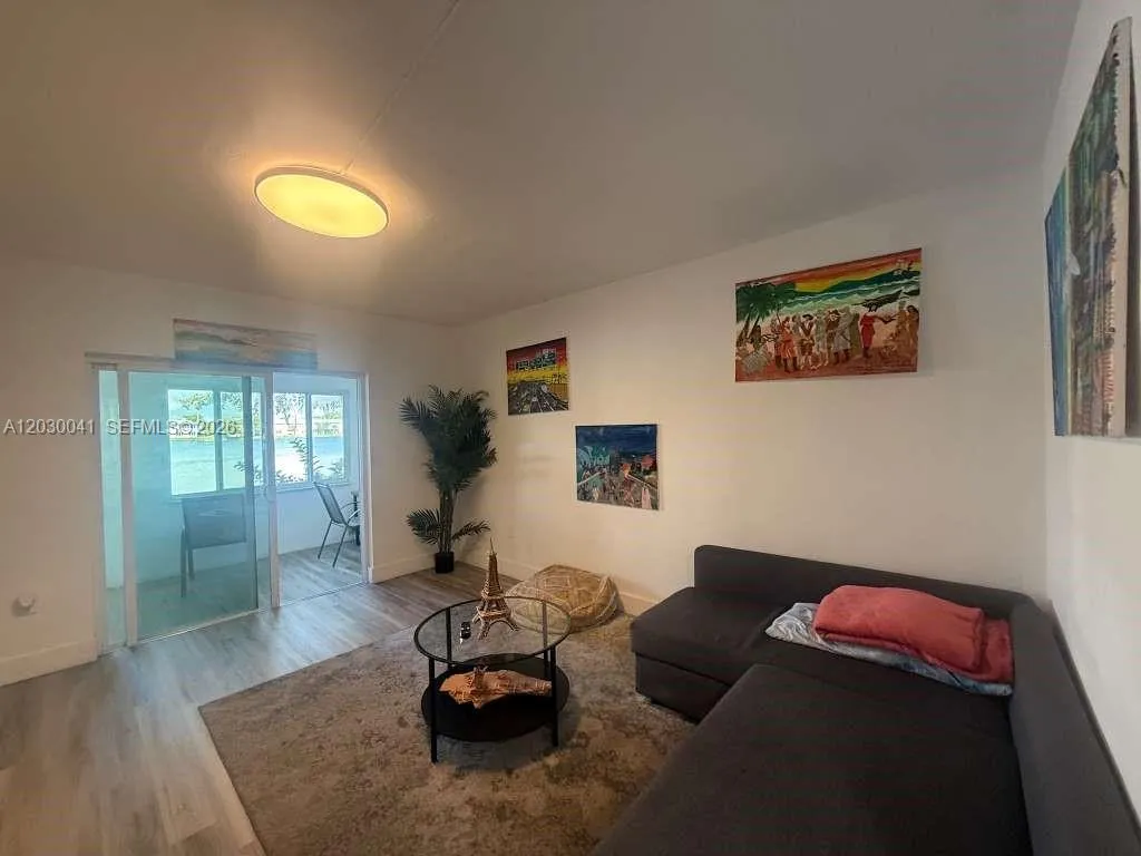 18900 NE 3rd Ct # 509, Miami FL 33179