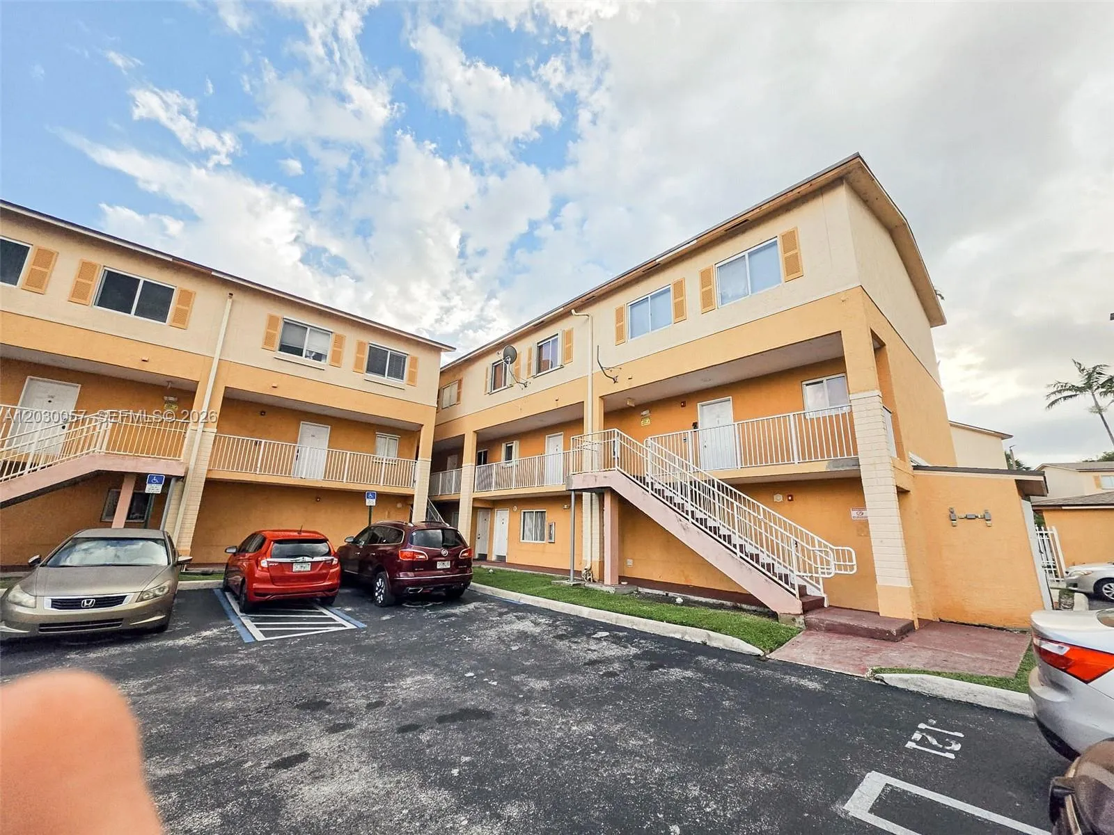 6235 Kendale Lakes Cir # 236, Miami FL 33183