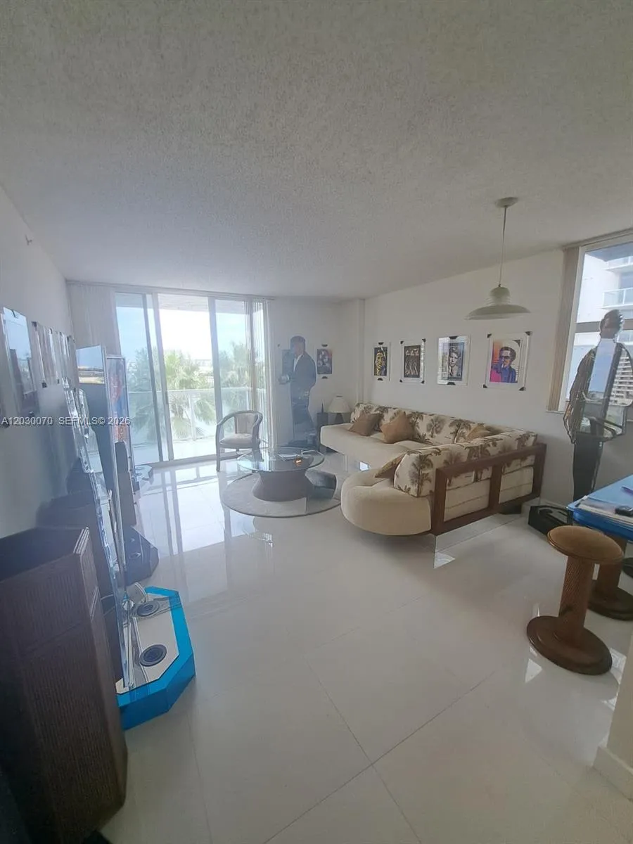 5085 NW 7th St # 602, Miami FL 33126