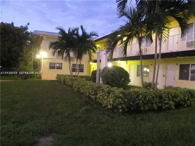 16851 NE 21st Ave # 7, North Miami Beach FL 33162