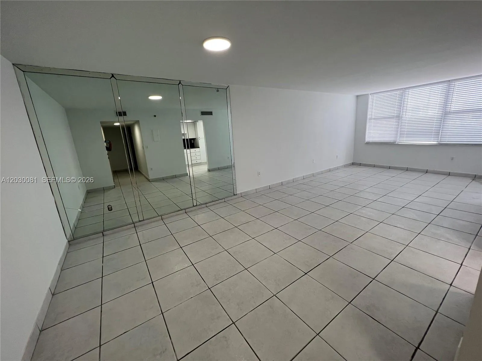 17890 W Dixie Hwy 502 Hwy # 502, North Miami Beach FL 33160