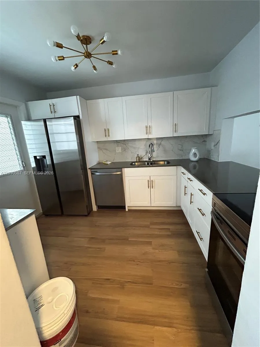 215 SE 3rd Ave # 206A, Hallandale Beach FL 33009