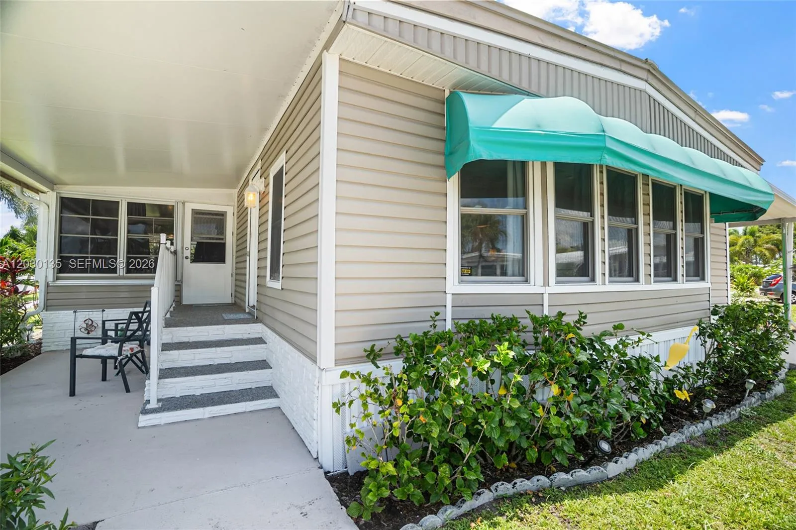 202 NW 52nd Ct, Deerfield Beach FL 33064
