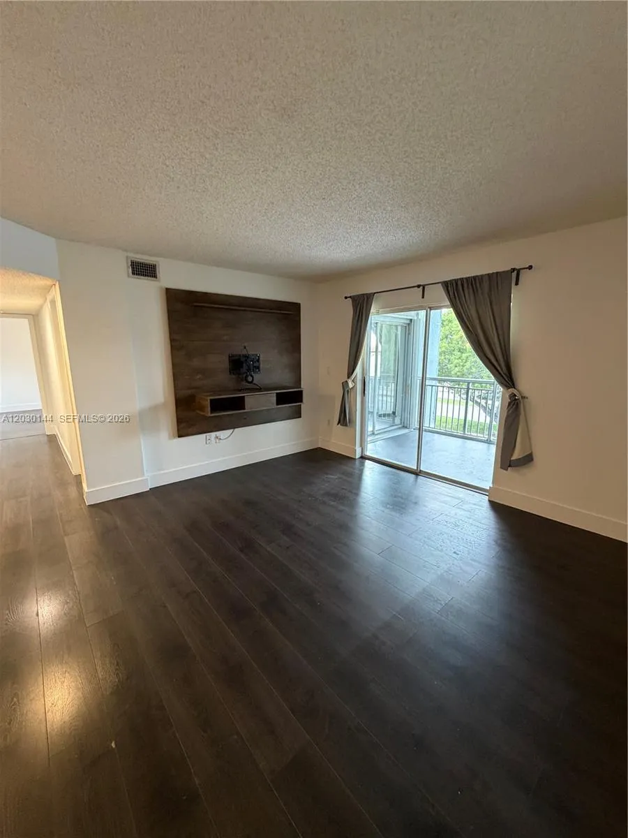 8540 SW 212th St # 303, Cutler Bay FL 33189