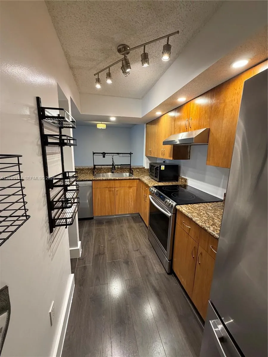 8540 SW 212th St # 303, Cutler Bay FL 33189