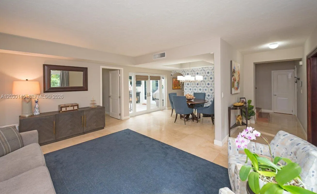 423 Alhambra Cir, Coral Gables FL 33134