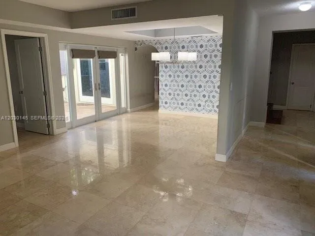 423 Alhambra Cir, Coral Gables FL 33134