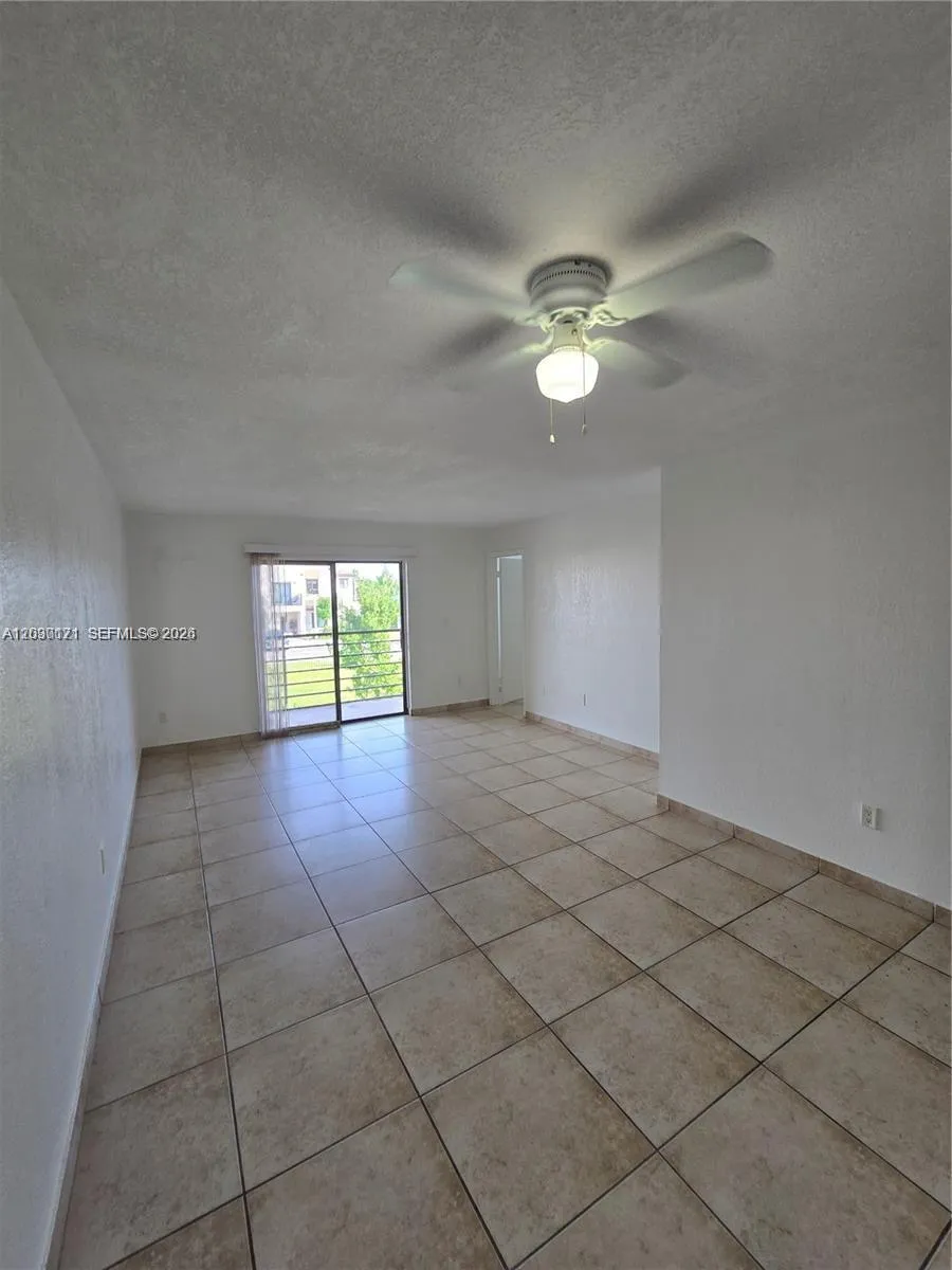911 NE 209th Ter # 27, Miami FL 33179