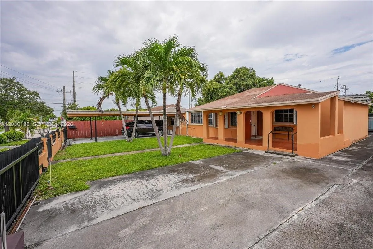 4263 NW 5th St, Miami FL 33126