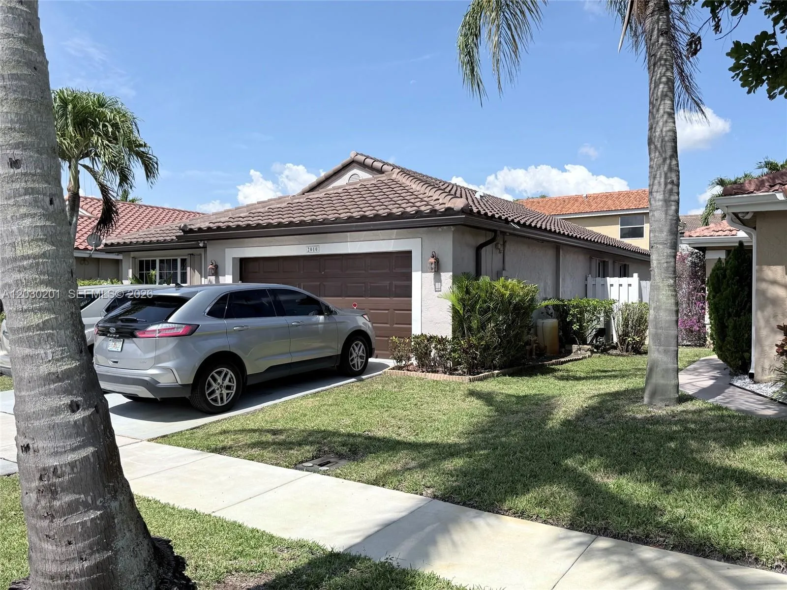 2010 NW 182nd Ter, Pembroke Pines FL 33029