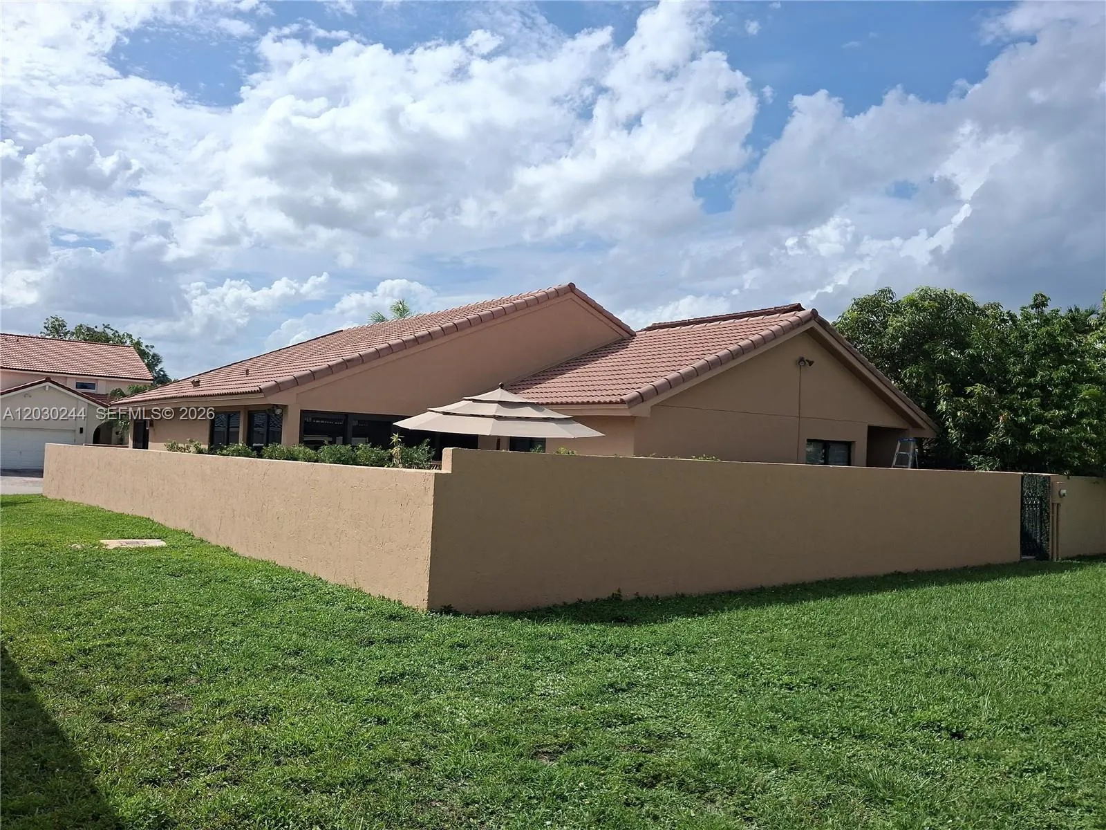 17531 NW 62nd Pl N, Hialeah FL 33015