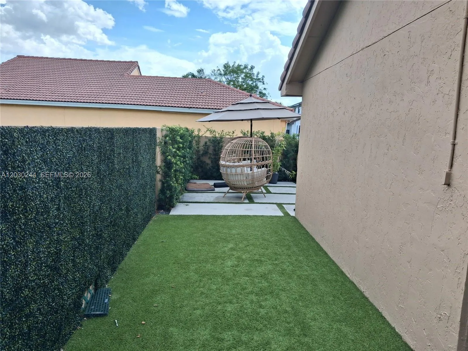 17531 NW 62nd Pl N, Hialeah FL 33015