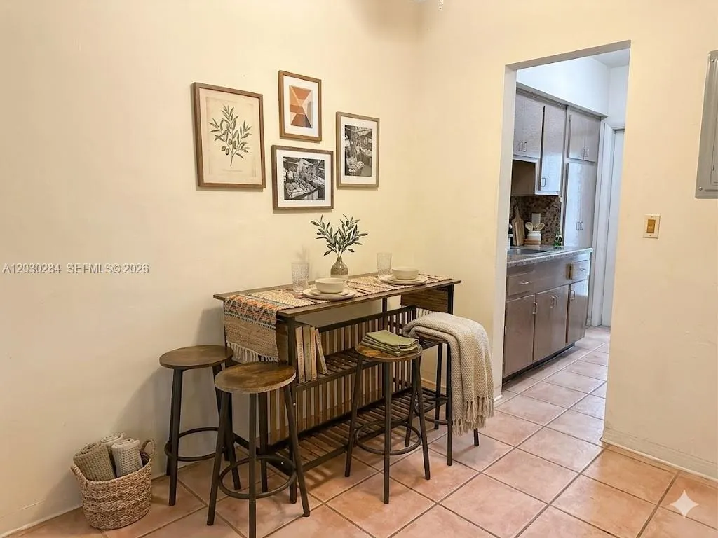 1050 Pennsylvania Ave # 11, Miami Beach FL 33139