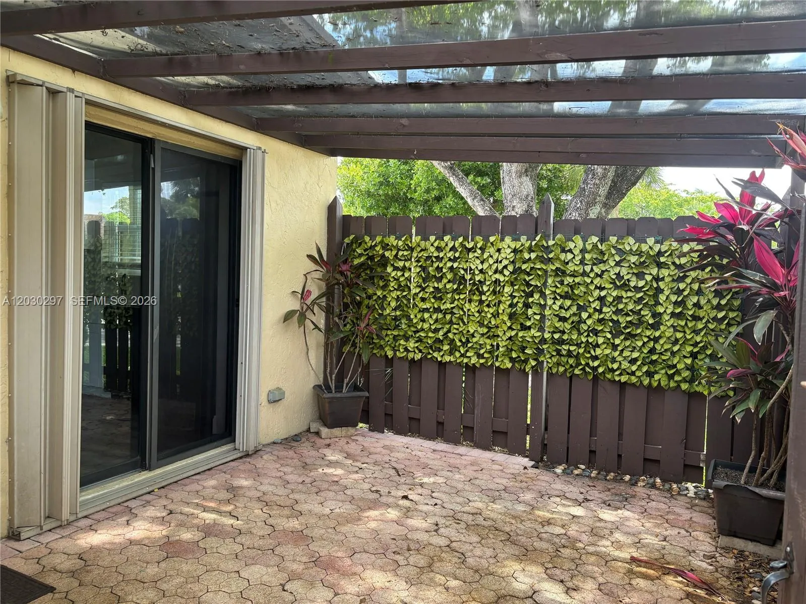 100 Gate Rd # 63, Hollywood FL 33024