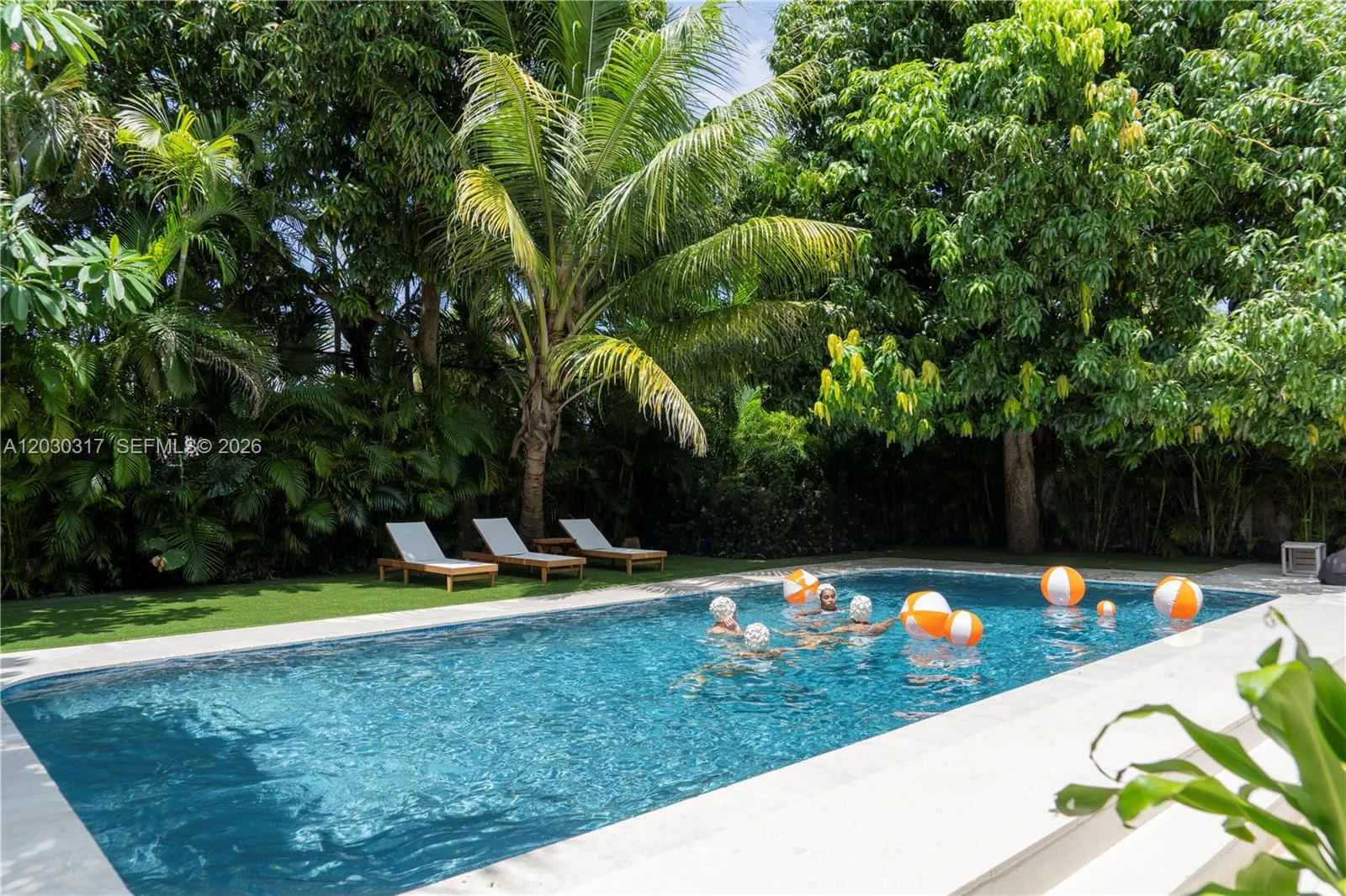 5236 Pine Tree Dr, Miami Beach FL 33140