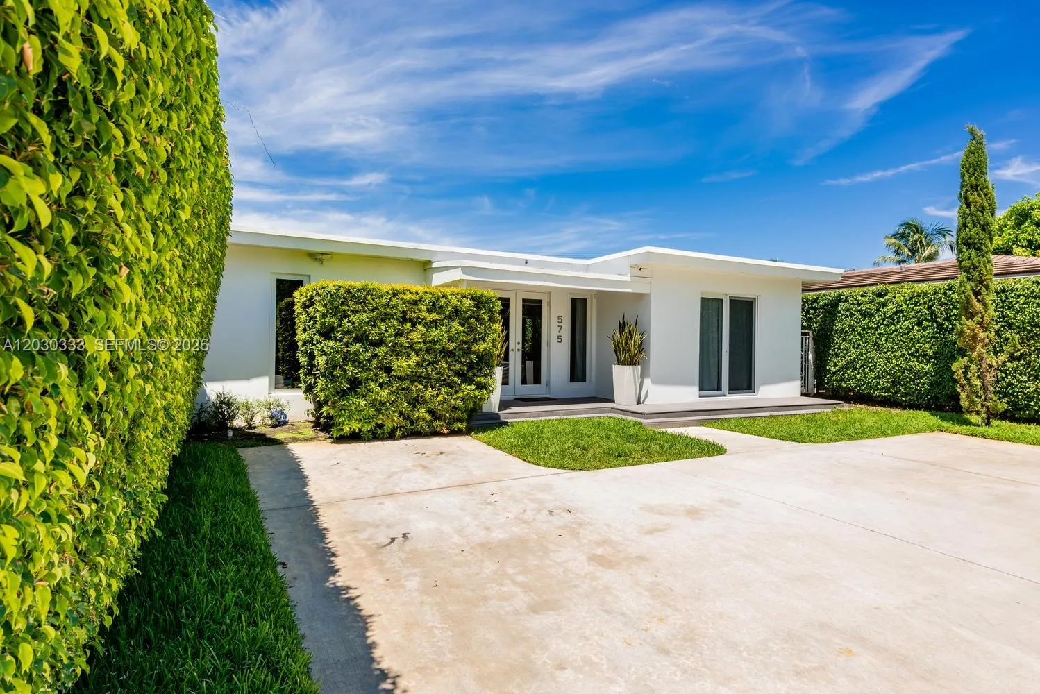 575 W 50th St, Miami Beach FL 33140