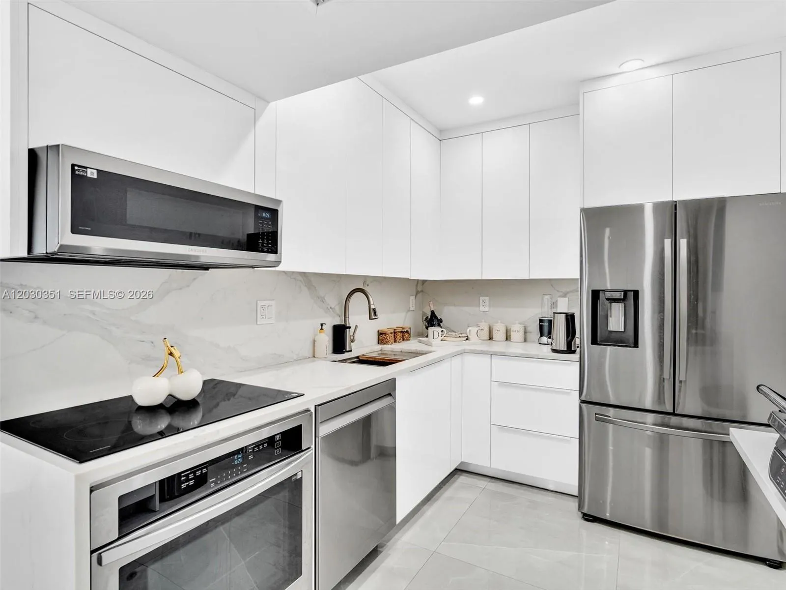 3731 N Country Club Dr # 24, Aventura FL 33180