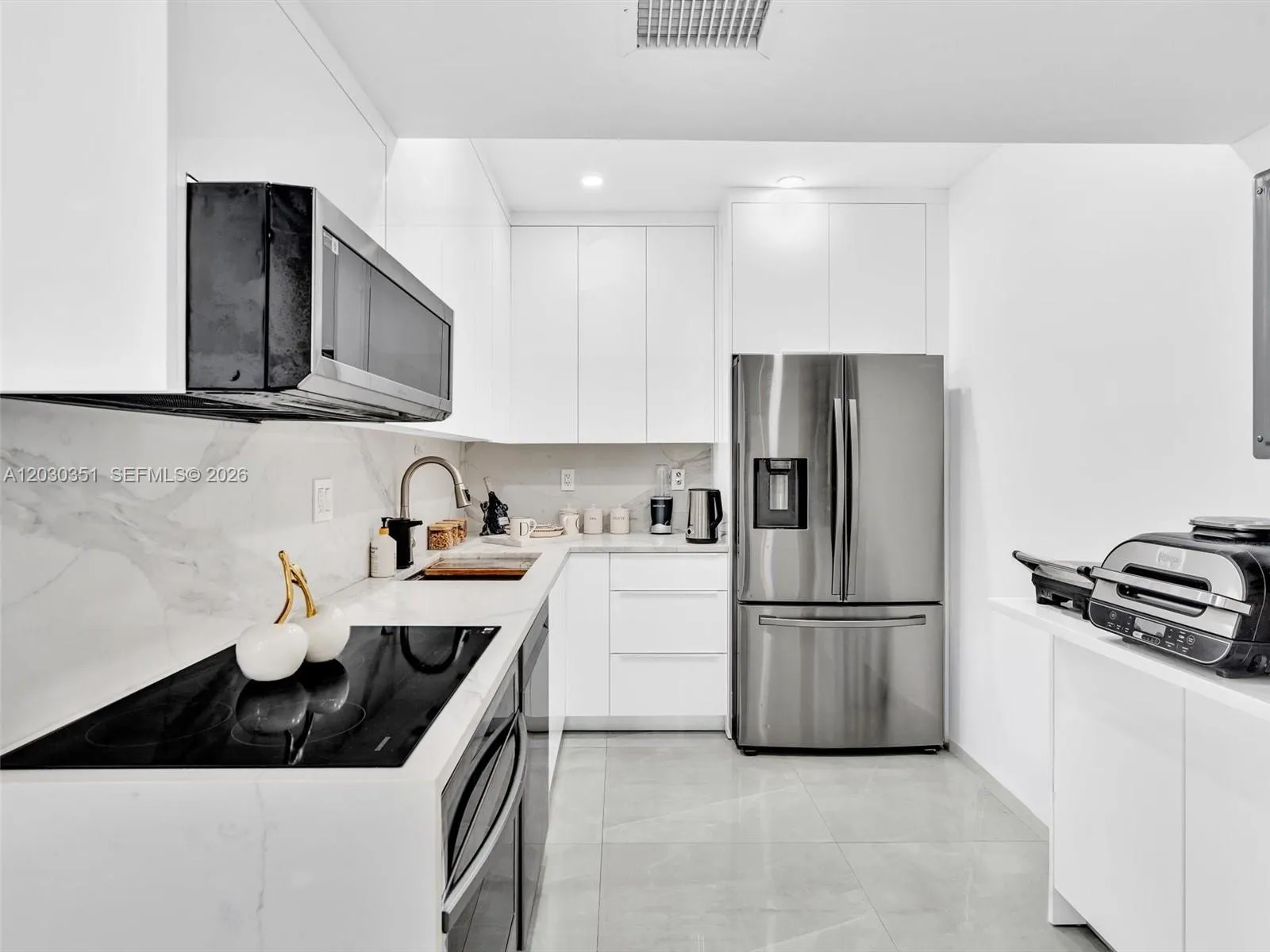 3731 N Country Club Dr # 24, Aventura FL 33180