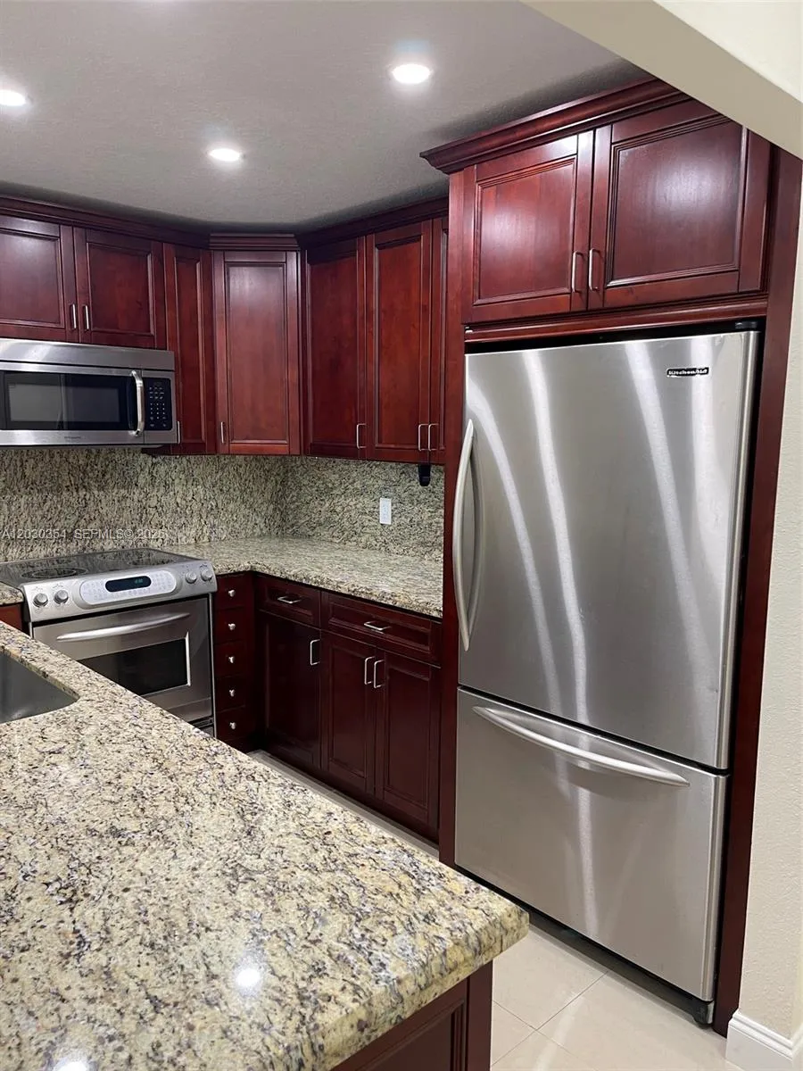 5911 NE 14th Ln # 205S, Fort Lauderdale FL 33334