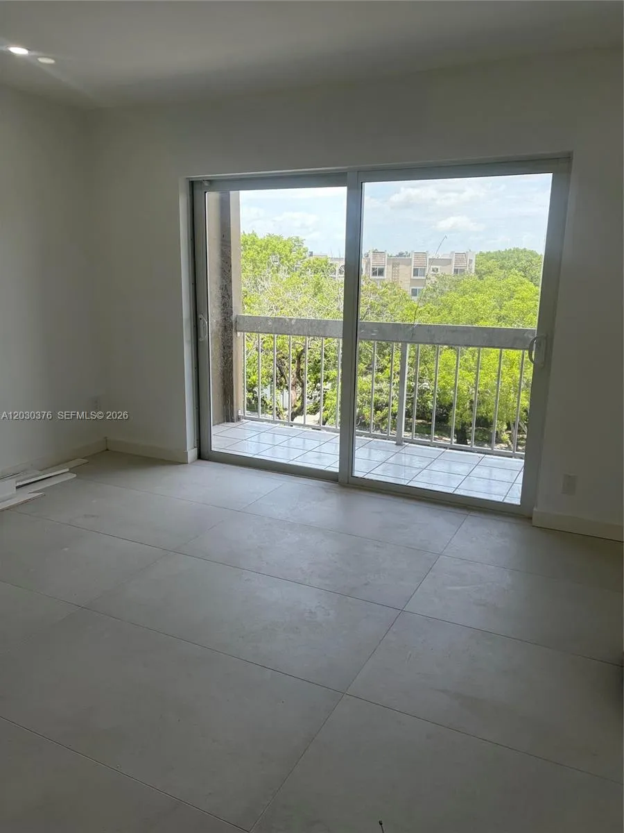 7732 Camino Real # 404, Miami FL 33143