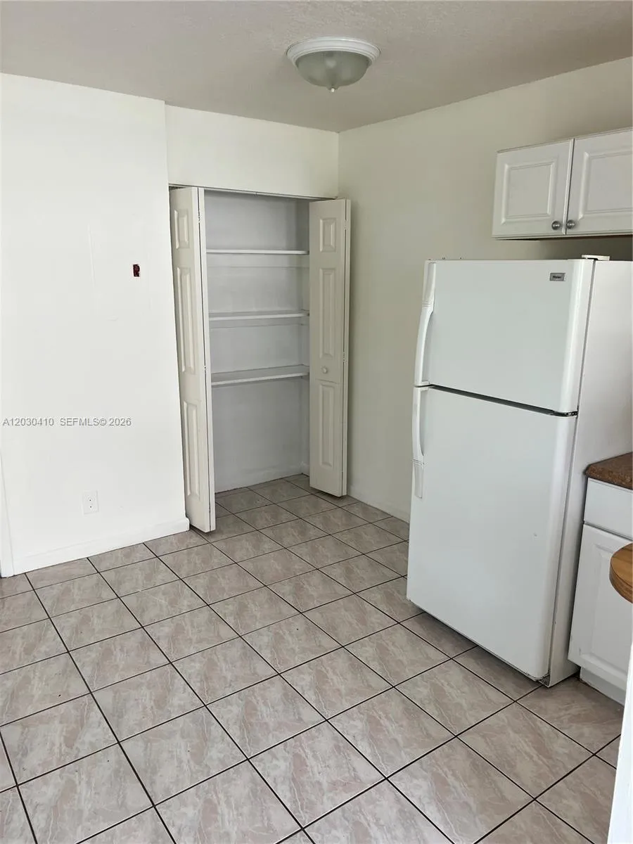 646 NW 4th Ct # 4, Hallandale Beach FL 33009