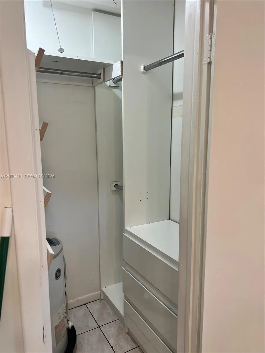 646 NW 4th Ct # 4, Hallandale Beach FL 33009