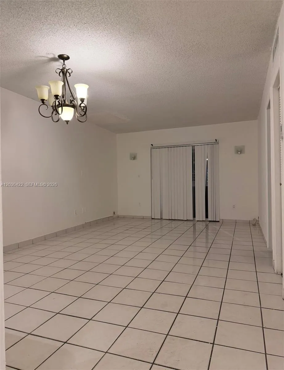 1035 W 77th St # 211, Hialeah FL 33014