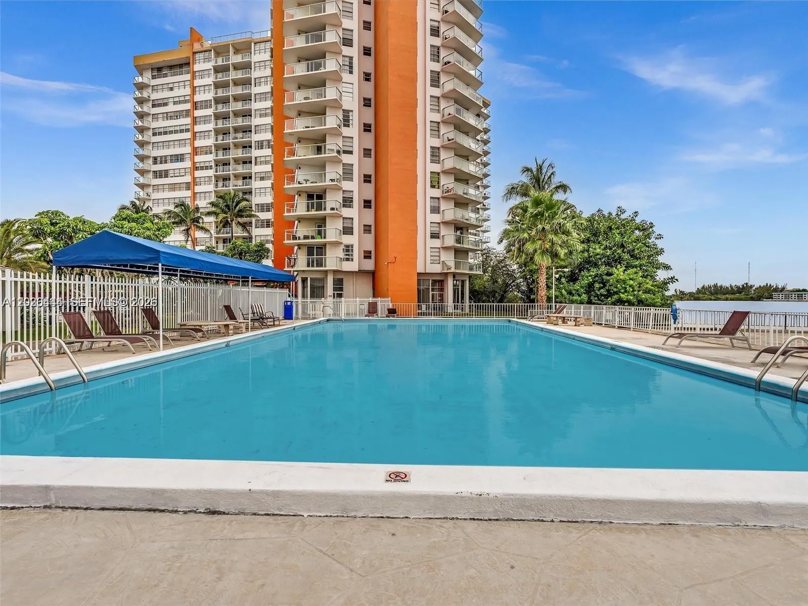 1301 NE Miami Gardens Dr # 702W, Miami FL 33179