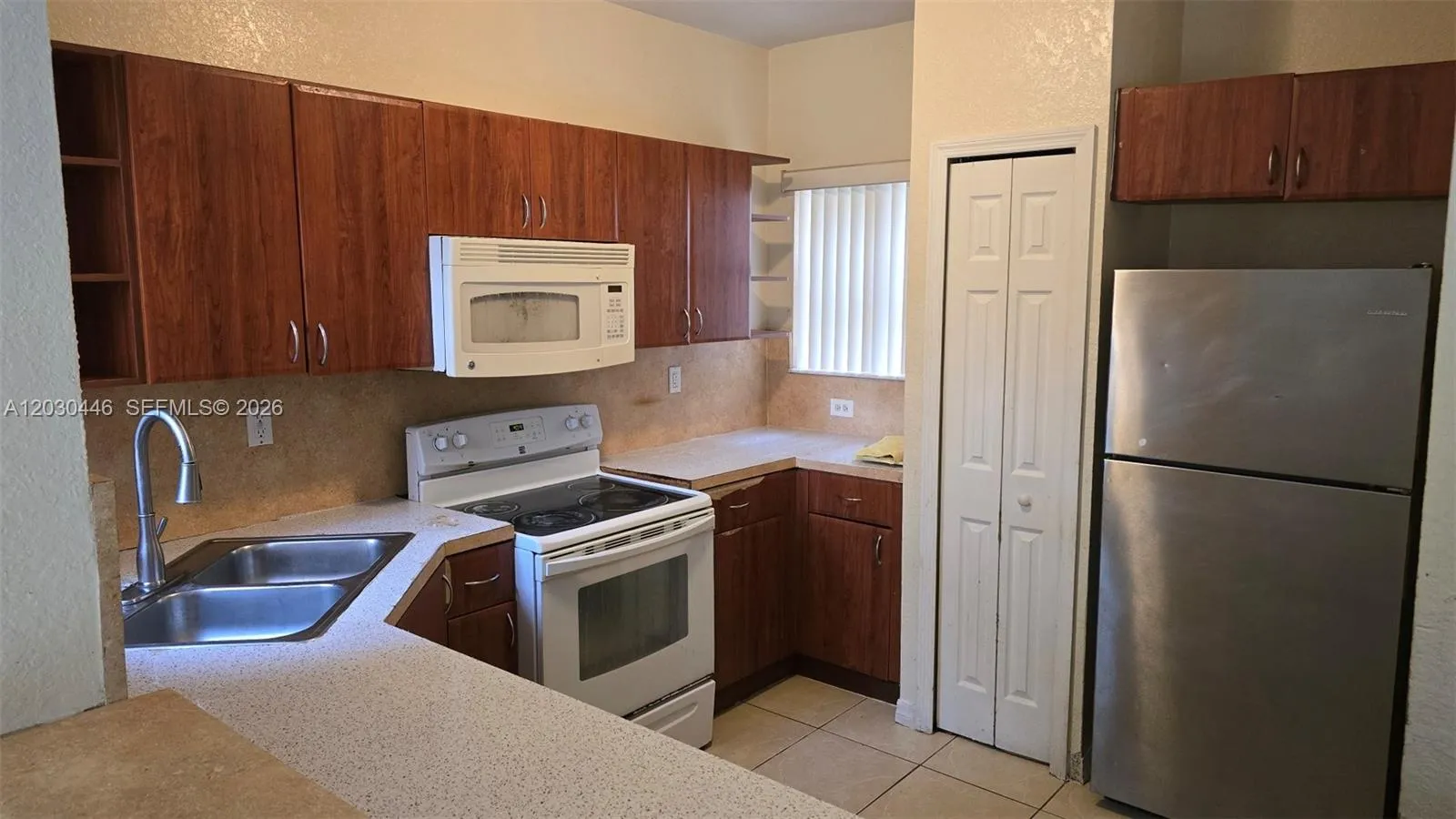671 SW 10th St, Florida City FL 33034