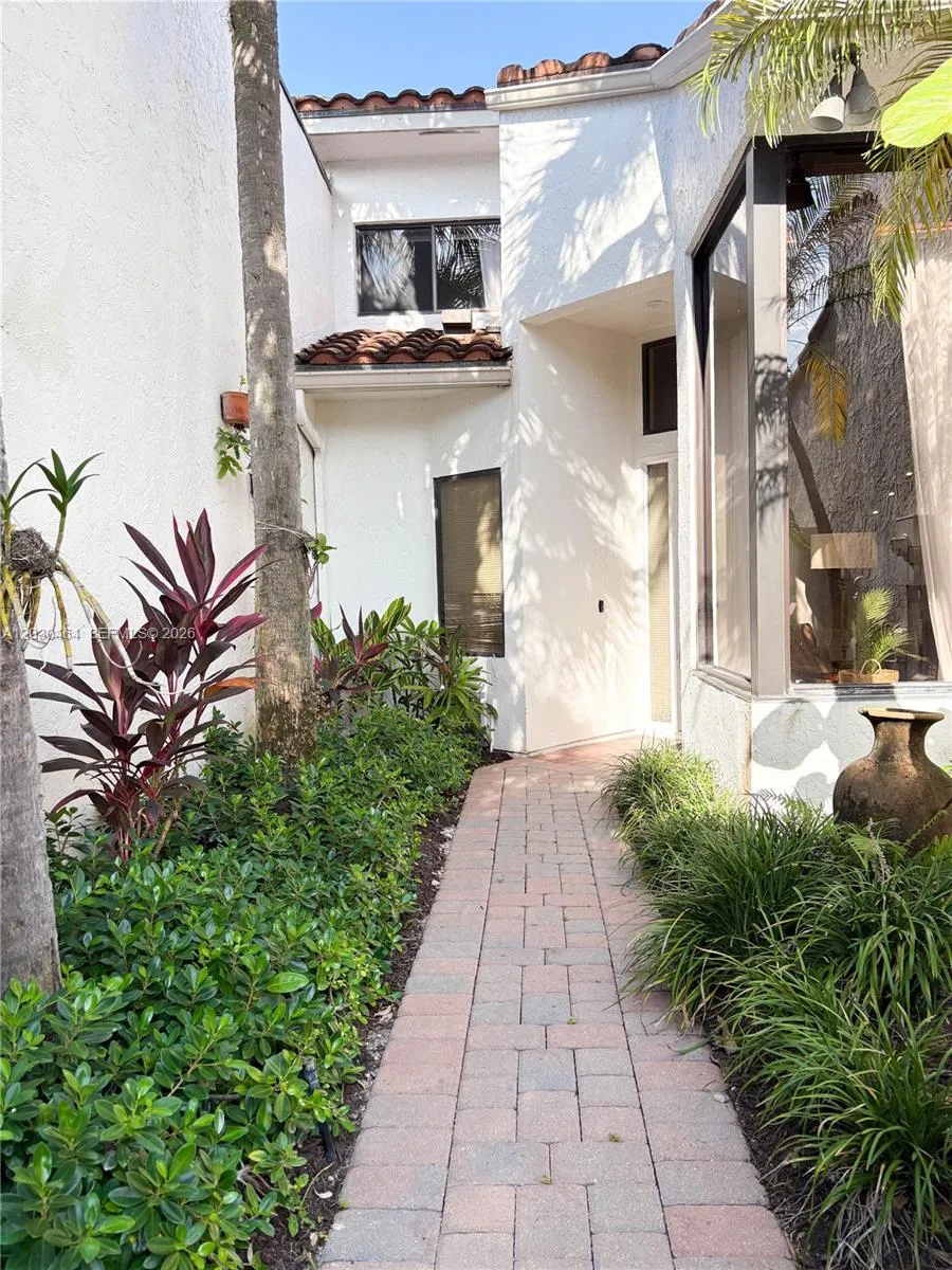 2530 Windsor Way Ct, Wellington FL 33414