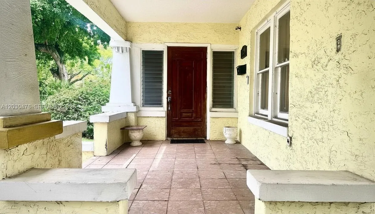 129 NE 46th St, Miami FL 33137