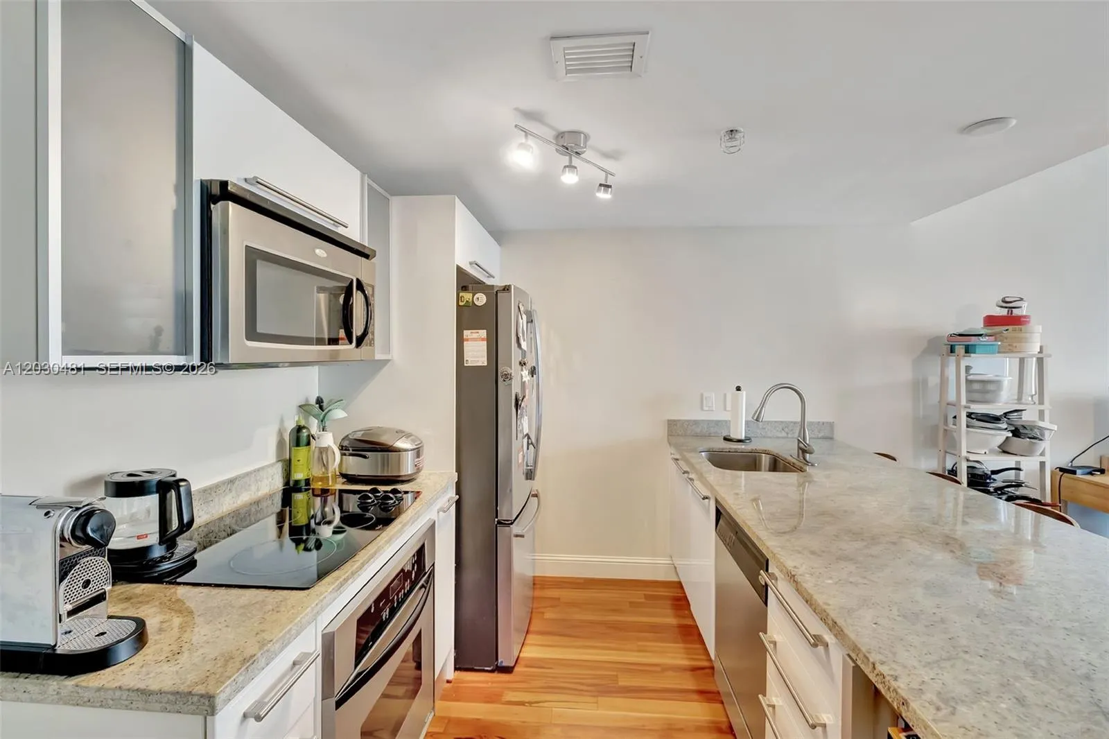 185 SW 7 ST # 1708, Miami FL 33130