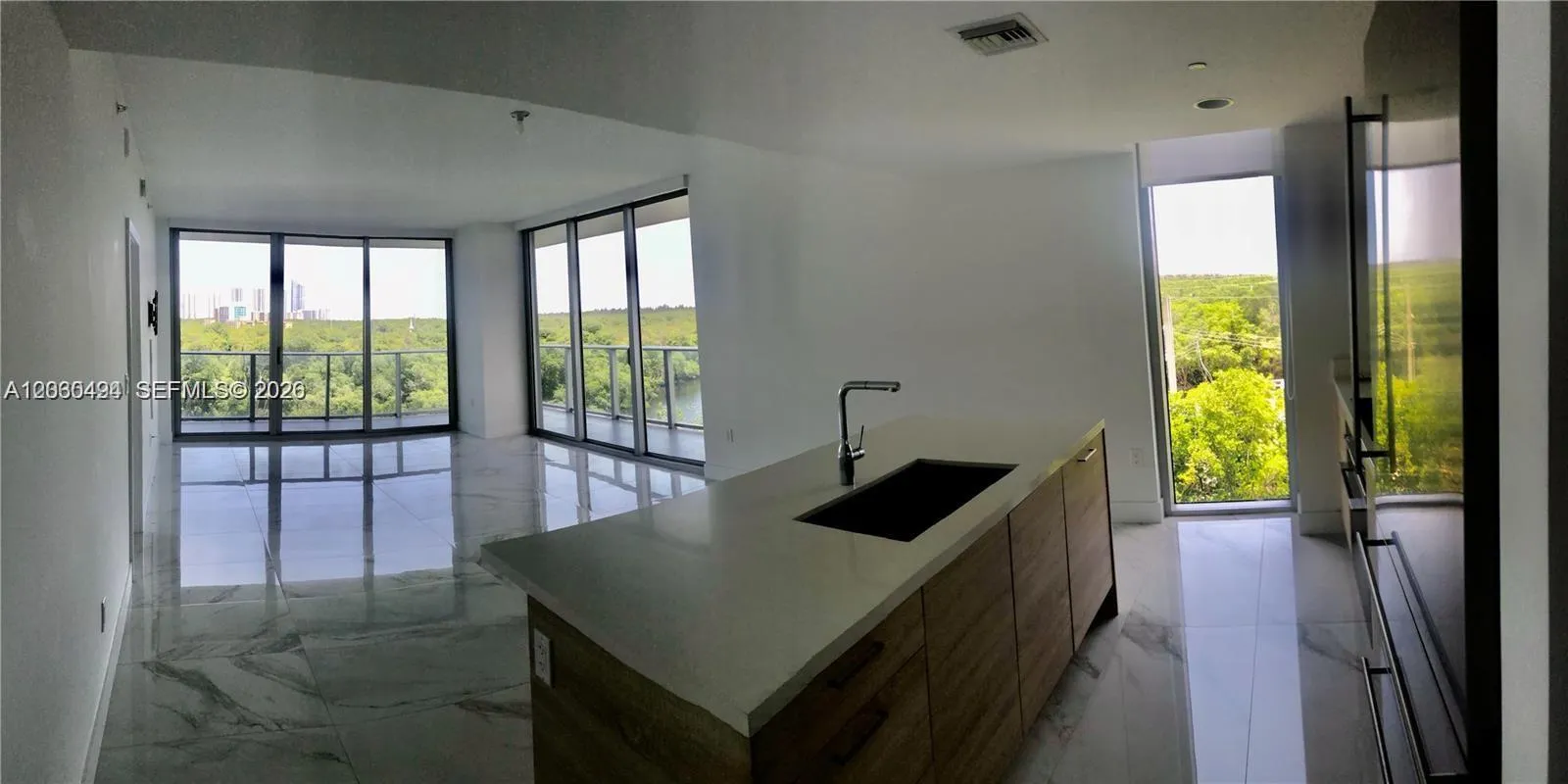 16385 Biscayne Blvd # 621, North Miami Beach FL 33160