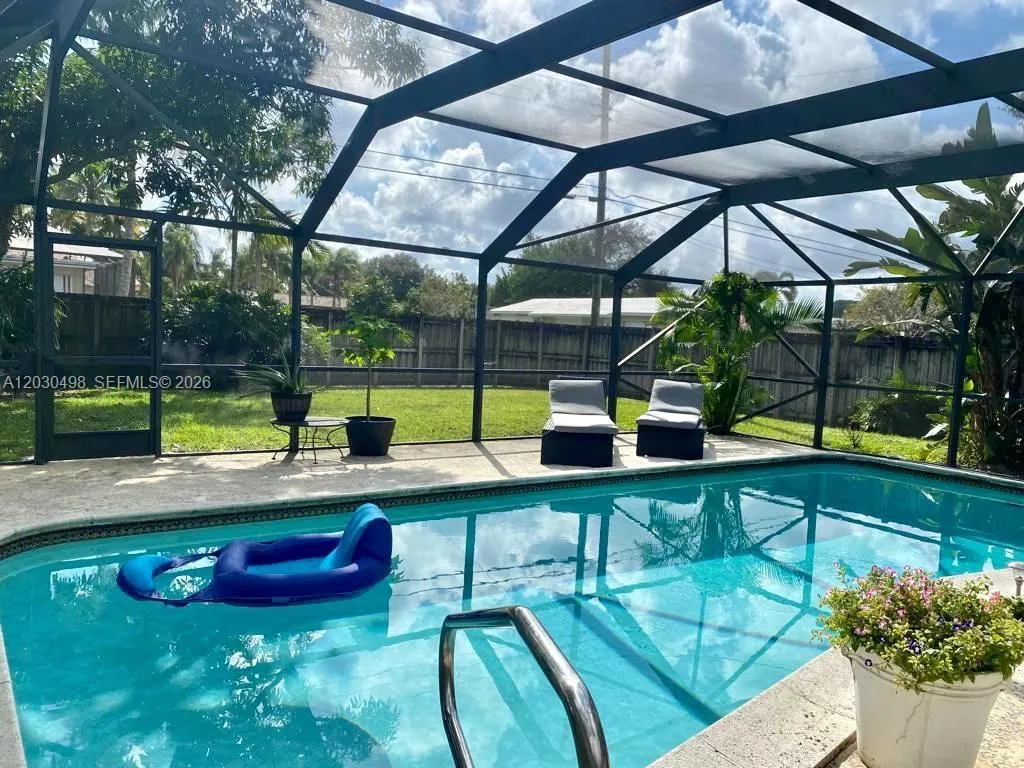4116 Taft St, Hollywood FL 33021