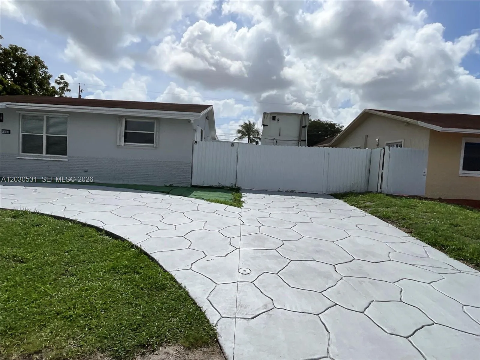 1905 SW 100th Ave, Miramar FL 33025