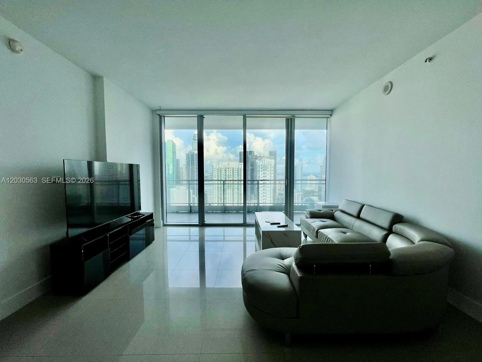 92 SW 3rd St # 4111, Miami FL 33130