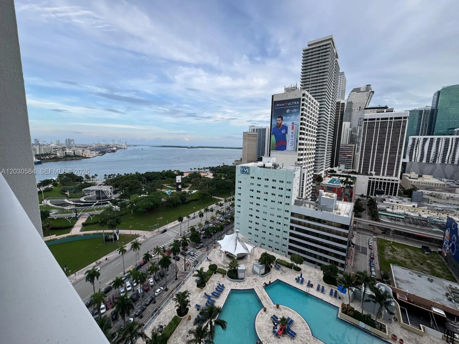 244 Biscayne Blvd # 2105, Miami FL 33132
